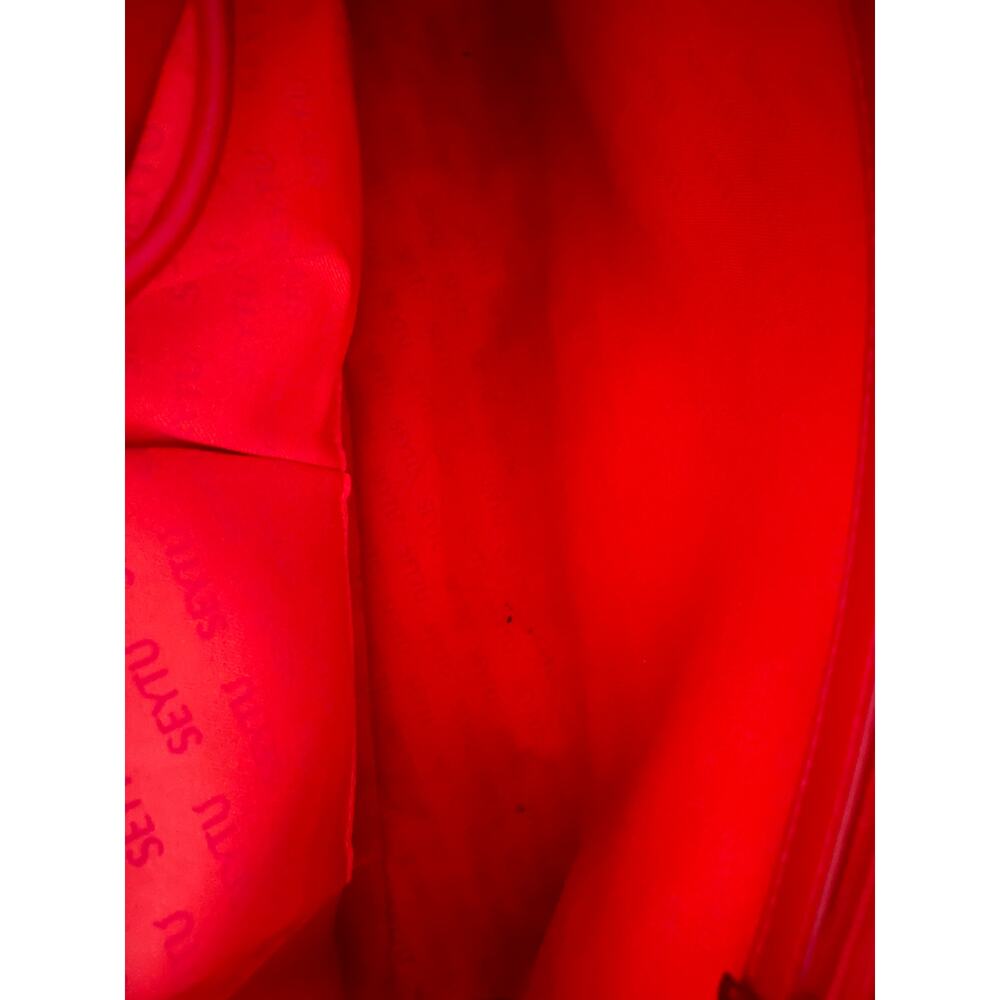 Red Purse - Picture 4 of 4